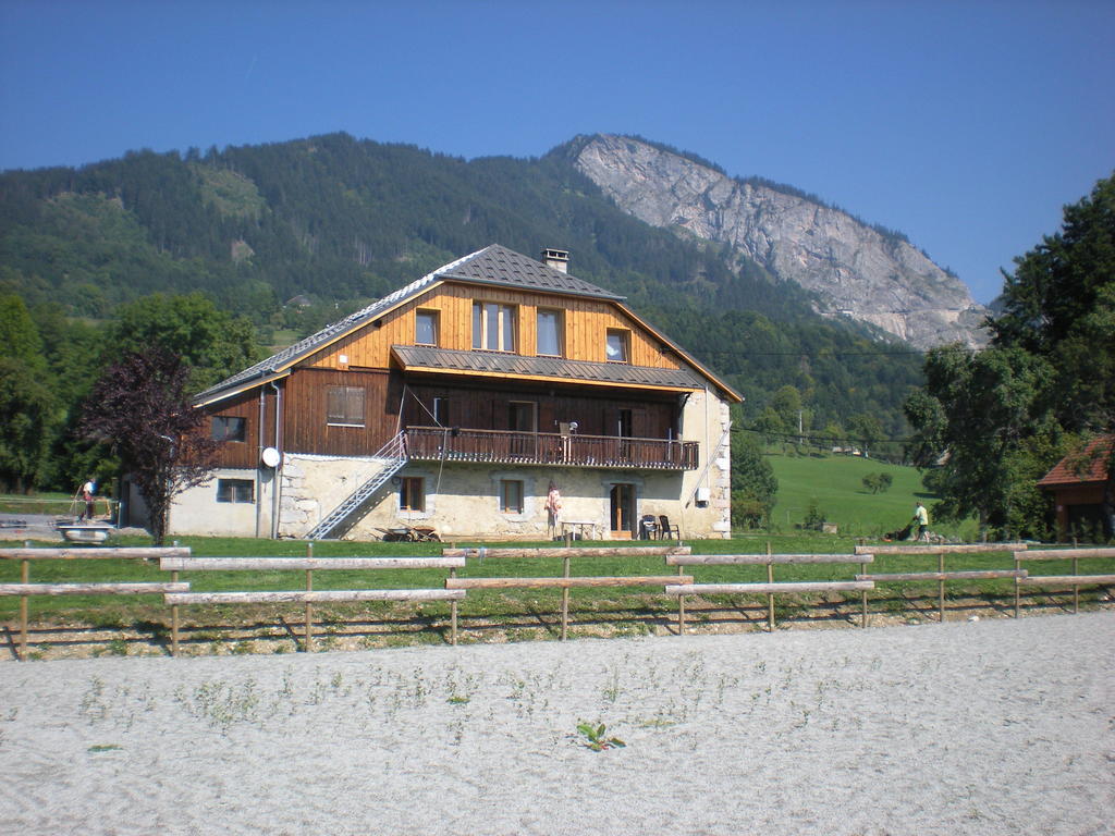 Les Paddocks Du Mont Blanc Hotel Mieussy Buitenkant foto